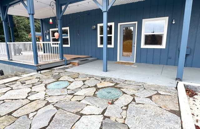 2-Bed 2 bath Gig Harbor Retreat w/ Sauna  Beach Access