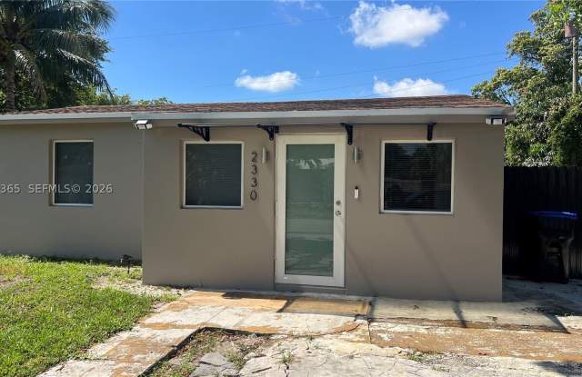 2330 NW 13th St