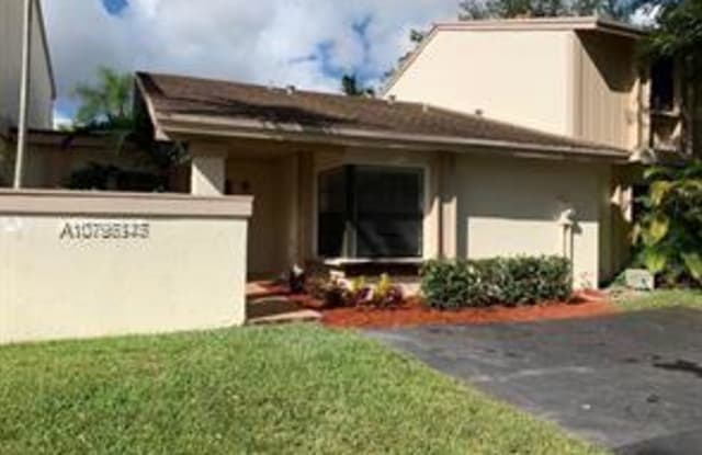 11717 SW 91st Ter - 11717 Southwest 91st Terrace, Kendall, FL 33186