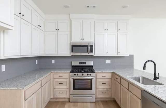 921 East Buchanan Street