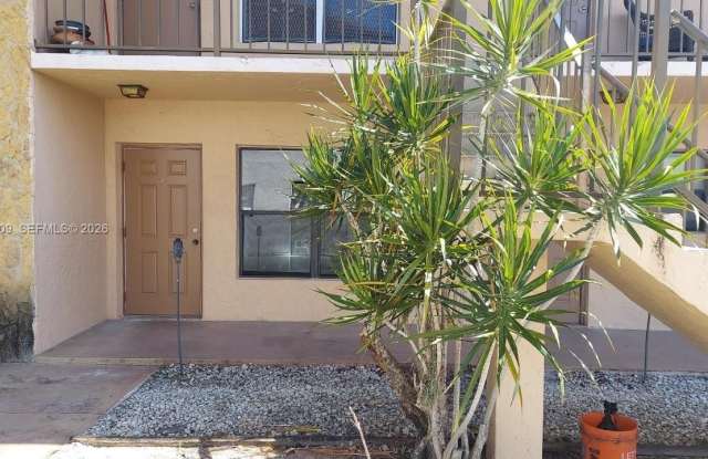 2240 Van Buren St