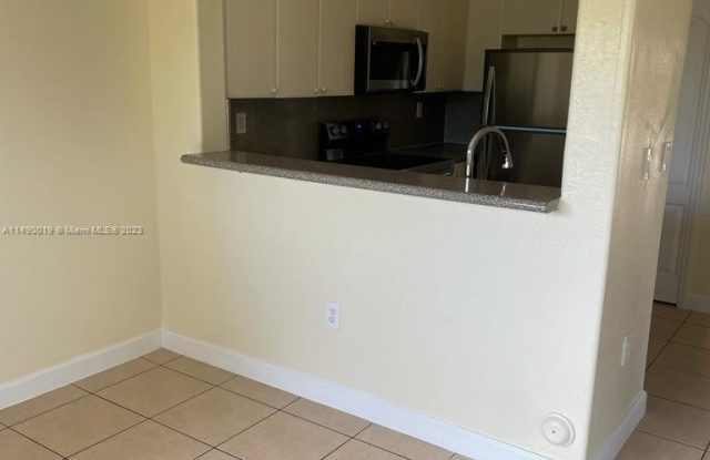 2461 SE 16th Ter - 2461 Southeast 16th Terrace, Homestead, FL 33035