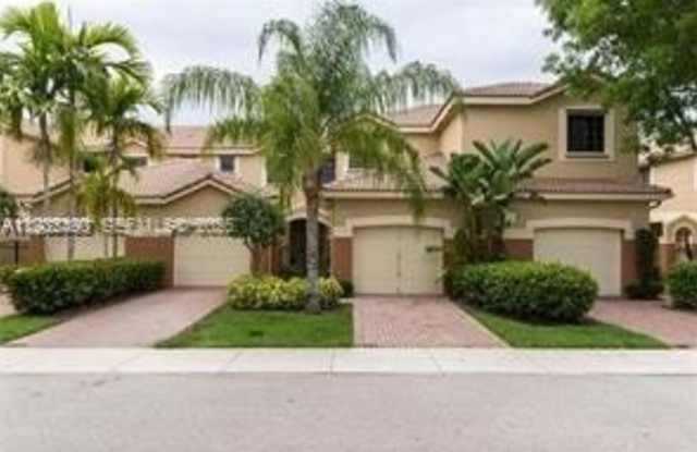 Photo of 3825 Tree Top Dr