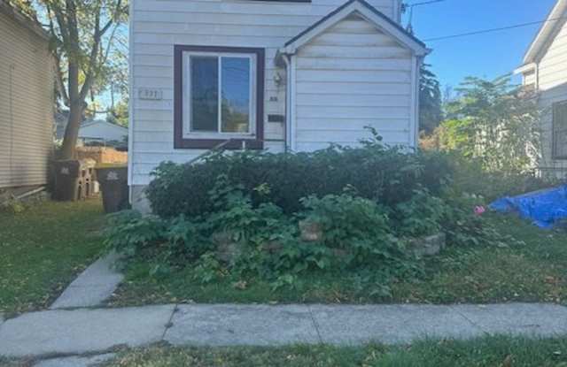 331 W Homer St