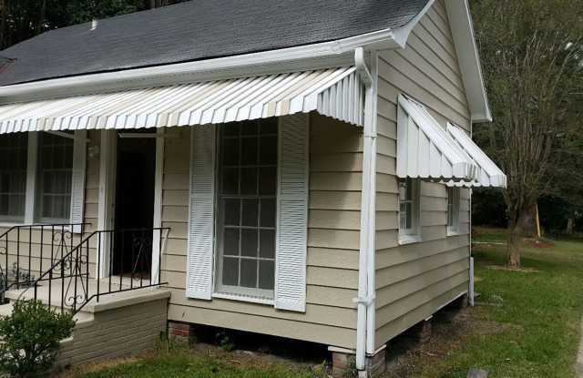 2933 Dayton Street - 4 bedrooms 2 baths