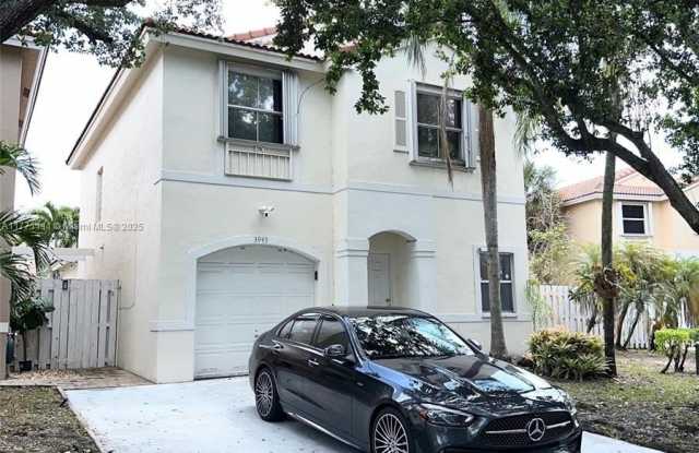 3945 S Fern Forest Rd