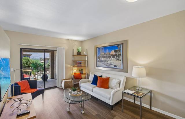 Oro Vista Apartments