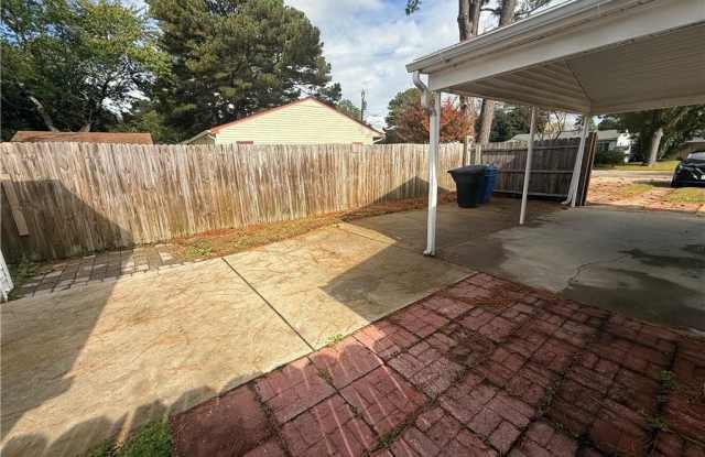 821 Crepe Myrtle Lane