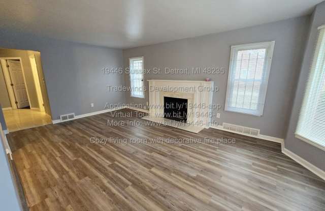 19446 Sussex - 3 BED 1 BATH - NEW LVP FLOORING - DECORATIVE FIREPLACE - OPEN DINING-KITCHEN - BACK DECK - 48235