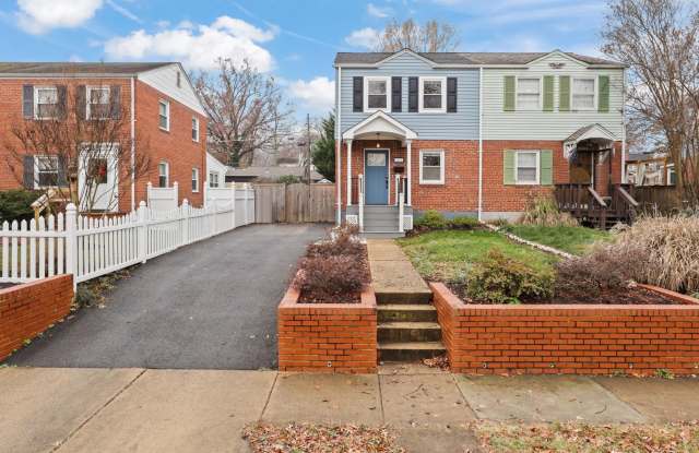 Photo of 2203 ARLINGTON Terrace