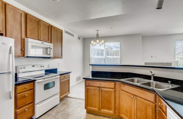 Charming 2BR Condo in Erie