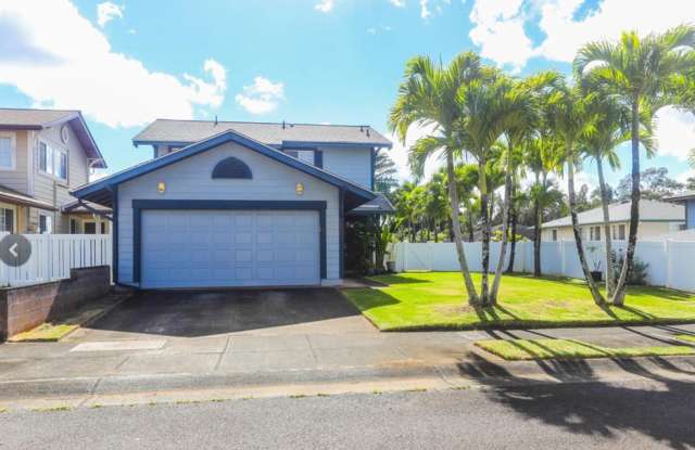 Mililani Mauka: 3-bed, 2.5 bath with yard available for rent !