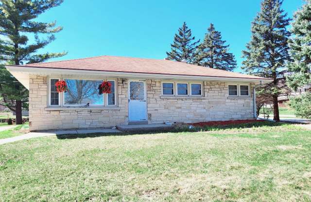 725 Bobolink Drive