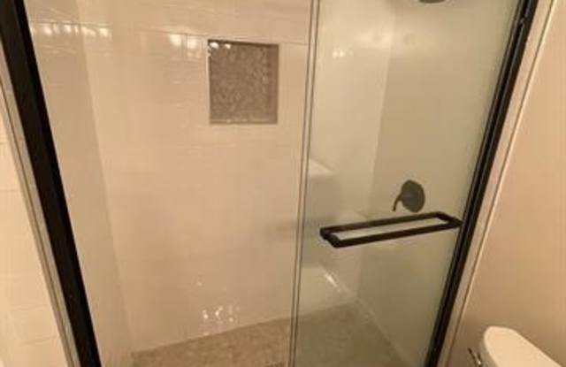 3825 FIELDVIEW Avenue