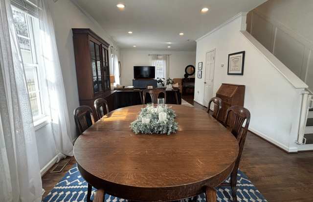 211 Laurel Avenue Southwest