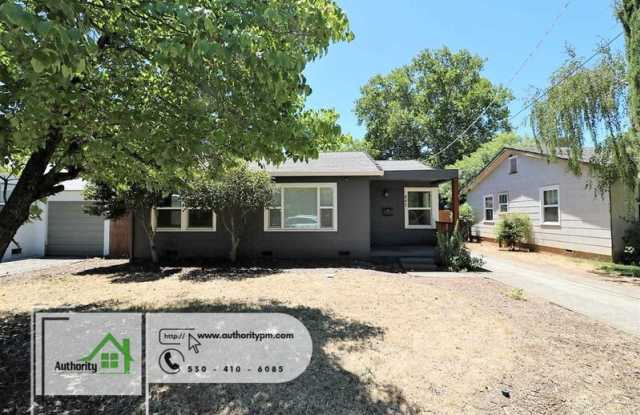 841 South St - 841 South Street, Redding, CA 96001