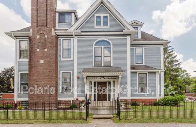 101 E 14th St