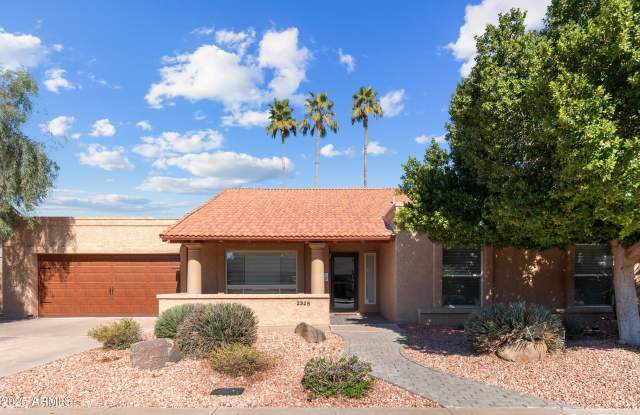 Photo of 2328 W Nopal Avenue