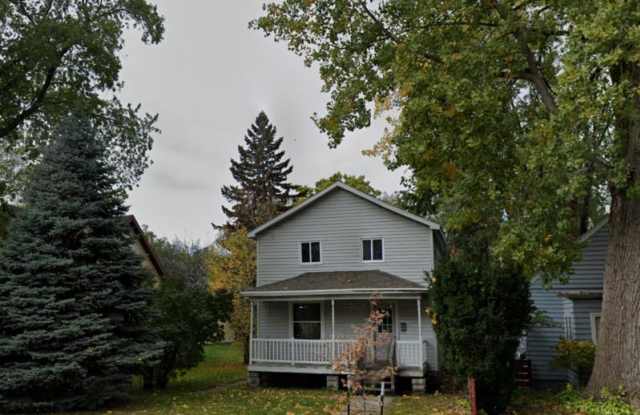 821 Lincoln Street