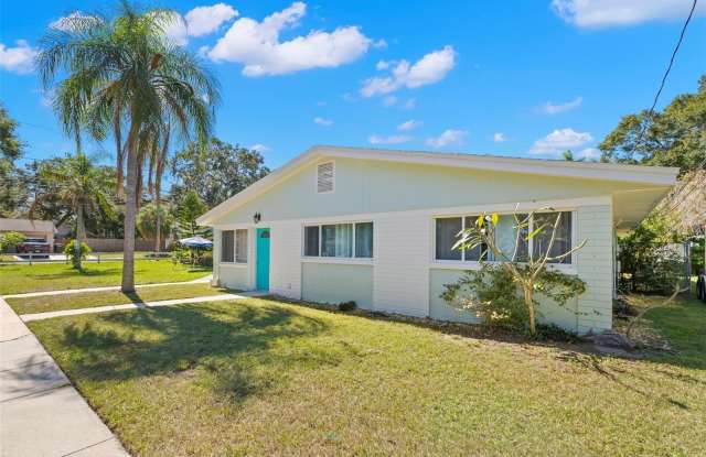 Photo of 415 MAPLE WAY