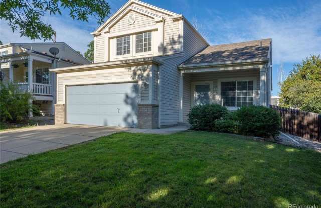 Clover Creek Home with Low-Maintenance Backyard & Community Pool
