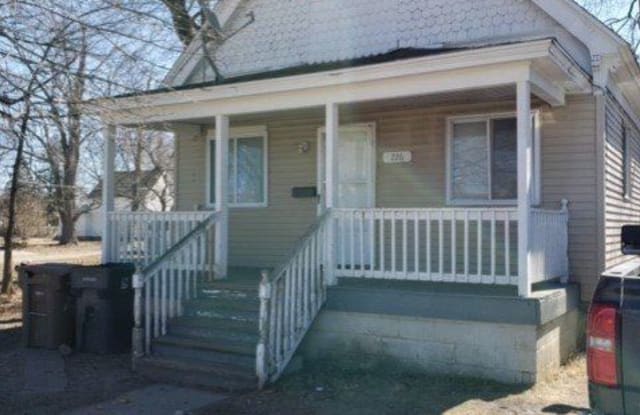 226 N Johnson - 226 N Johnson St, Pontiac, MI 48341