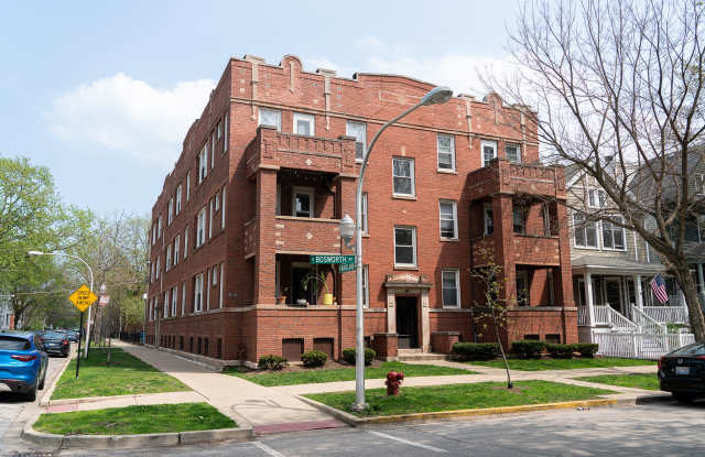 Lakeview / Southport Corridor - 2 Bed / 1 Bath - Heat Included - 1517 West Waveland Avenue, Chicago, IL 60613