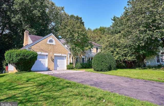 2 ROYAL DOMINION Court