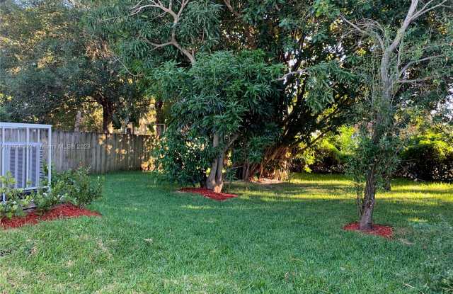 344 NE 34th Street