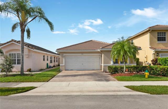 7920 N Silverado Cir - 7920 North Silverado Circle, Davie, FL 33024