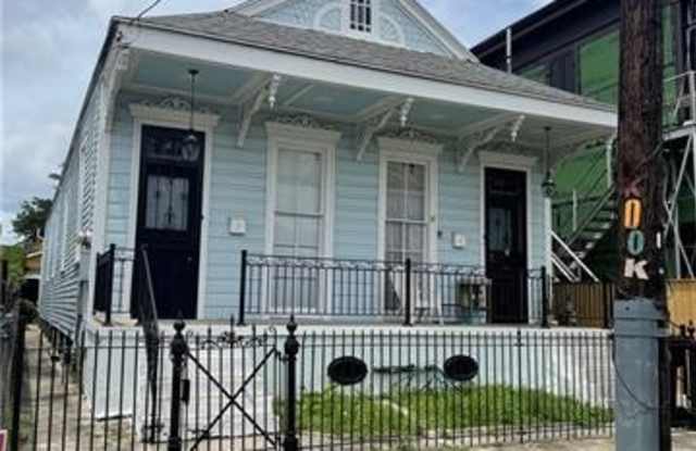 718 FOUCHER Street