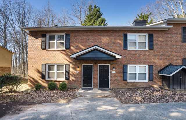Renovated End Unit Townhome in Snellville!