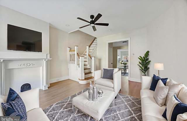 Photo of 6002 W THOMPSON Street