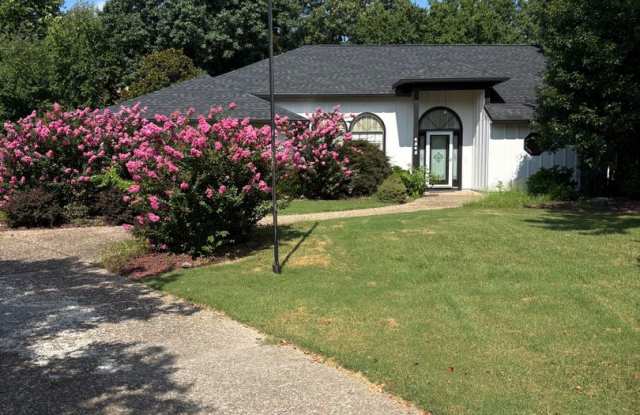 BEAUTIFUL HOME IN GREAT LOCATION!