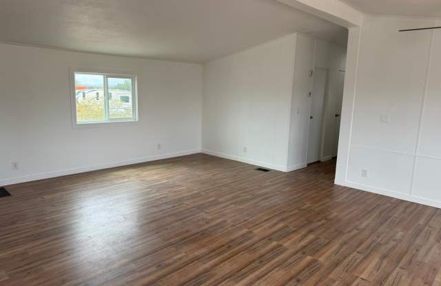 13687 S Hound Dog Rd