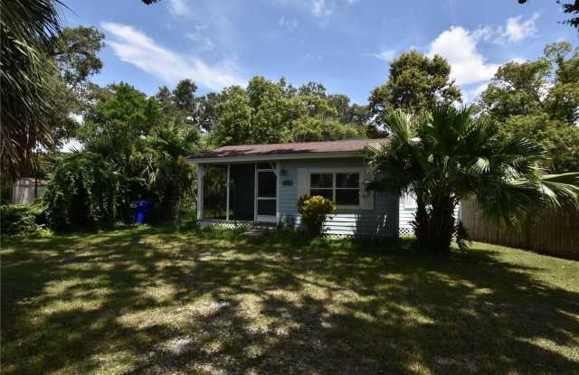 928 E VALENCIA STREET