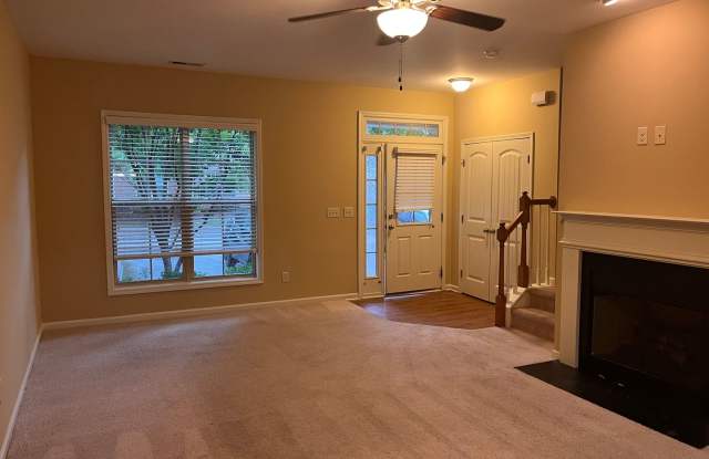 Live Your Best Life: Modern 3-Bedroom Townhouse with All the Amenities  More!