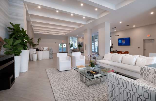 Hollywood East Luxury Apartments