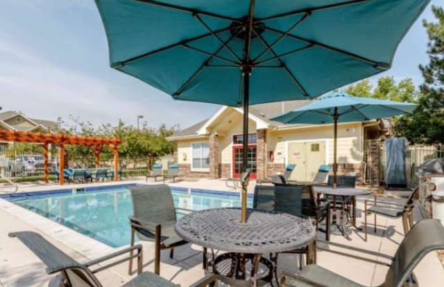 1010 S Oneida St, #1220