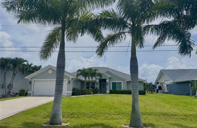 3829 SW 17th Place
