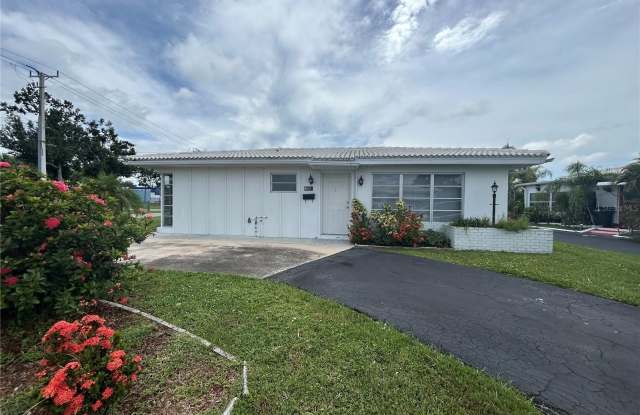 Photo of 8521 PICKWICK ROAD