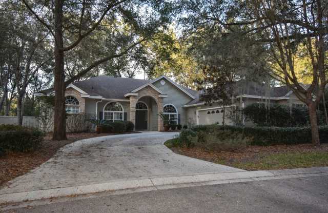 4BR/3BA Home with Study, Screened Porch and Fenced Backyard in Katelyn Lane HP Area | 2414 SW 98th Drive