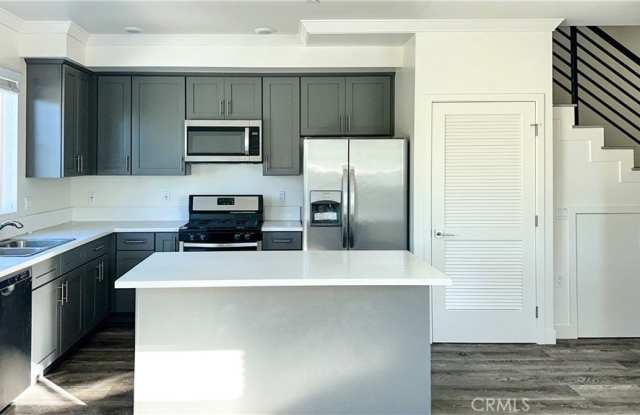 Photo of 14019 Vanowen Street