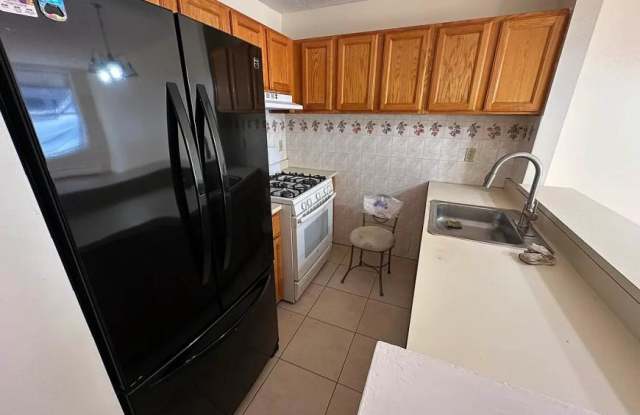 Photo of 137 West Tremont Avenue