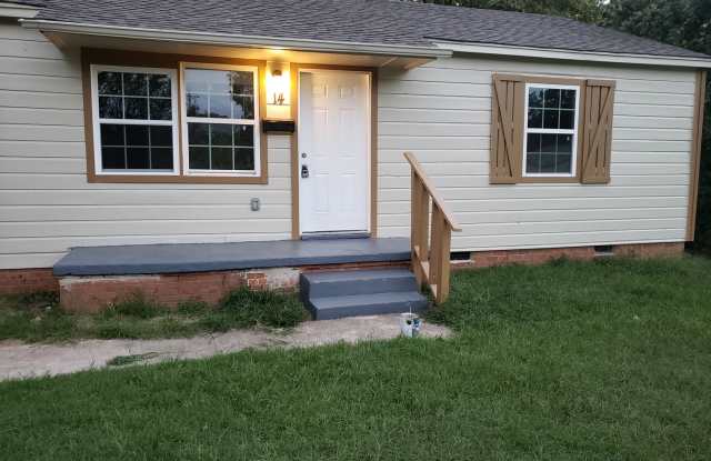 3 Bedroom Home 2 bath