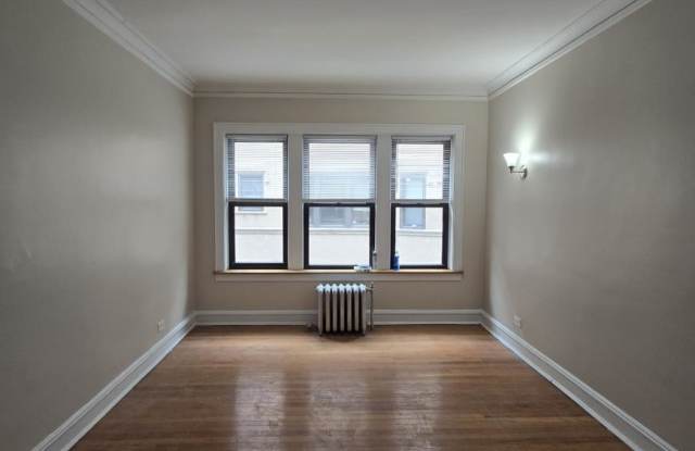 4525 North Paulina St.