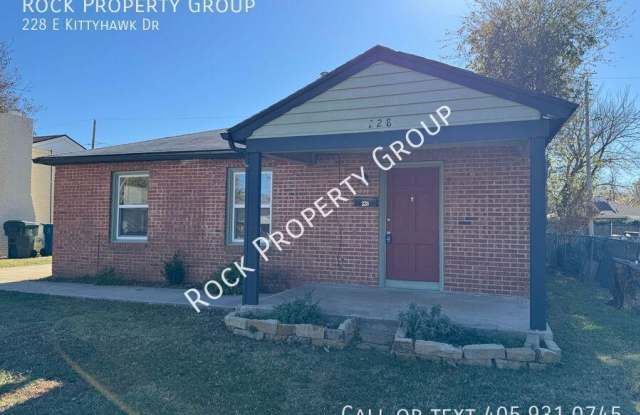 228 E Kittyhawk Dr