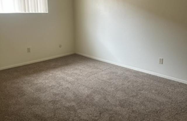 1121 Lloyd Street - 28