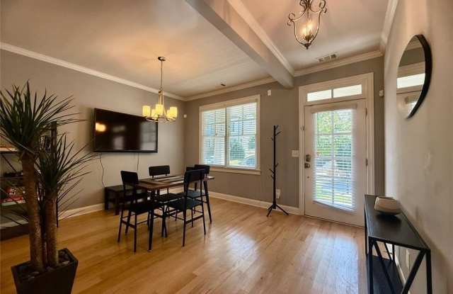 1429 DUPONT COMMONS Circle NW