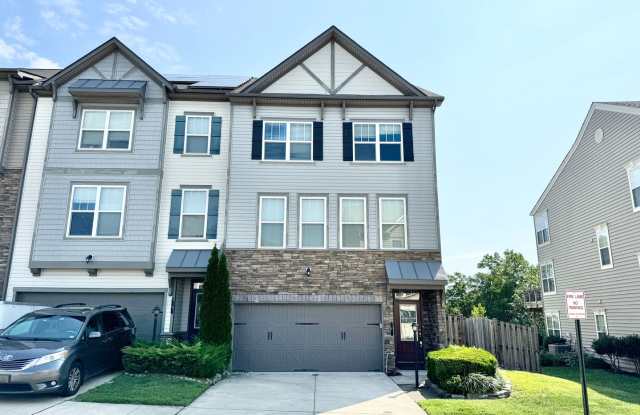 COLONIAL FORGE TOWNHOUSE - STAFFORD (END UNIT)